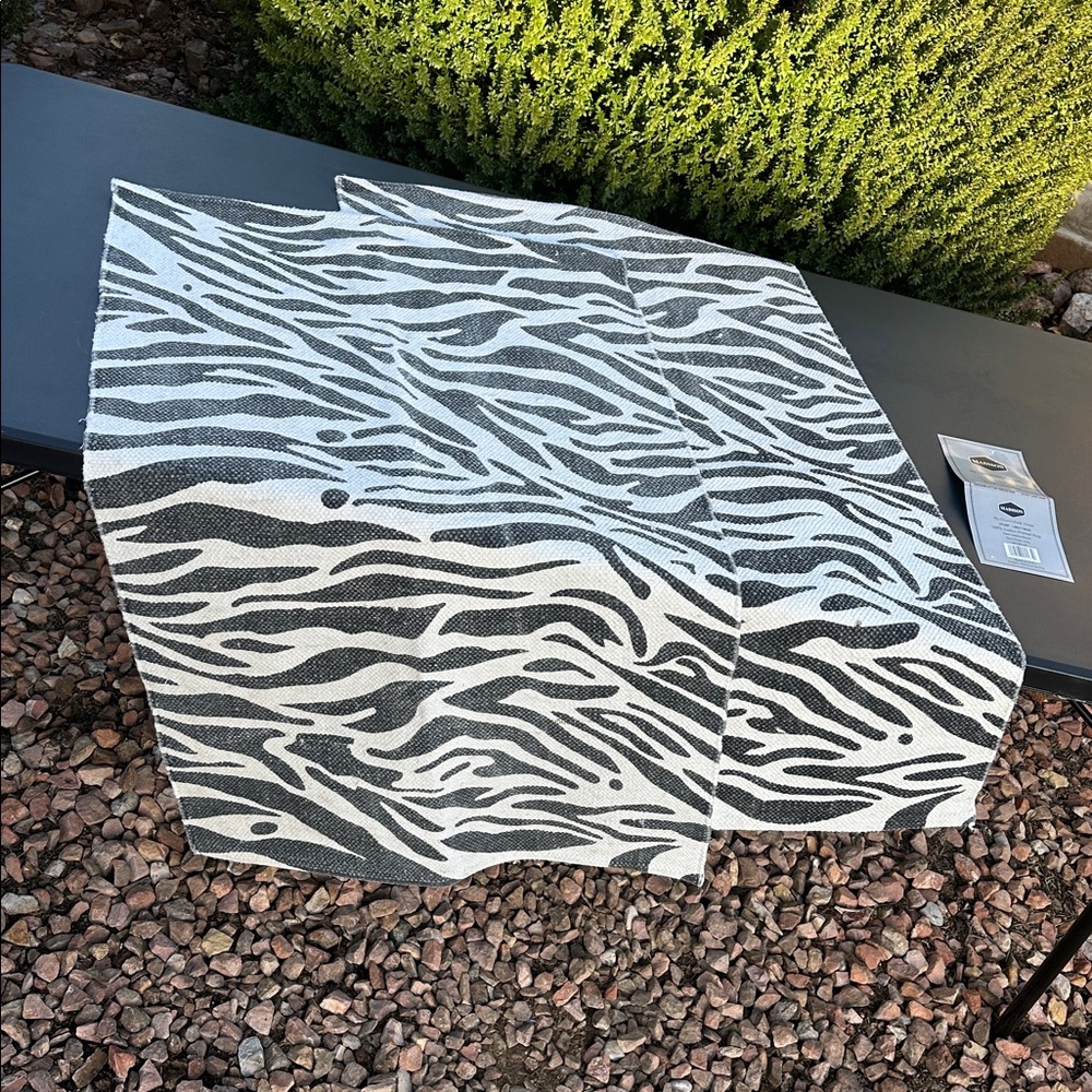 MADISON By Chesterfield Home Cotton Zebra Printed Rug 27x45" ( 69x114cm)-used.